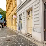 Apartman Namesti Miru